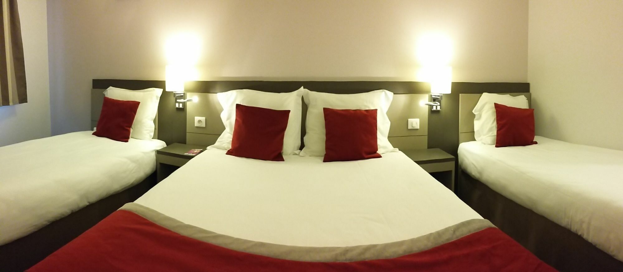 Hotel Akena Aeroport Charles De Gaulle - Saint Witz מראה חיצוני תמונה