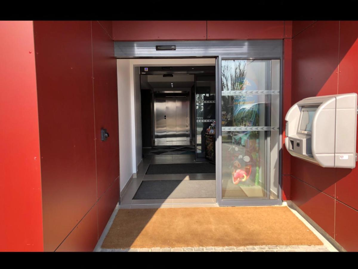 Hotel Akena Aeroport Charles De Gaulle - Saint Witz מראה חיצוני תמונה