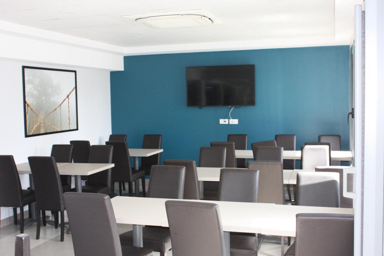 Hotel Akena Aeroport Charles De Gaulle - Saint Witz מראה חיצוני תמונה